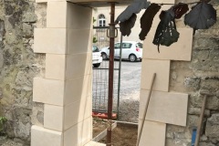 Réalisation d'une ouverture en pierres à Soissons