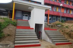 Construction d'un escalier et d'une cage d'ascenseur au collège de Crécy